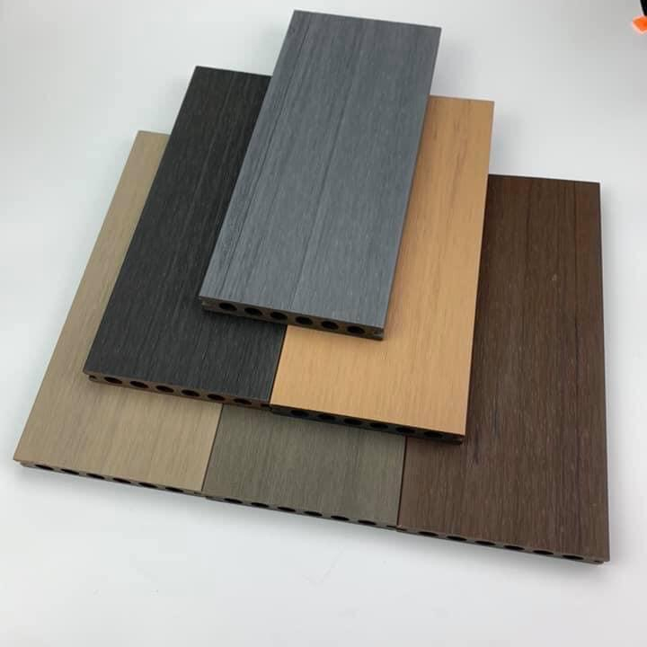 Premium PVC Deck Outdoor With Wood Texture Surface Co-Extrusion Paddock Panel Board